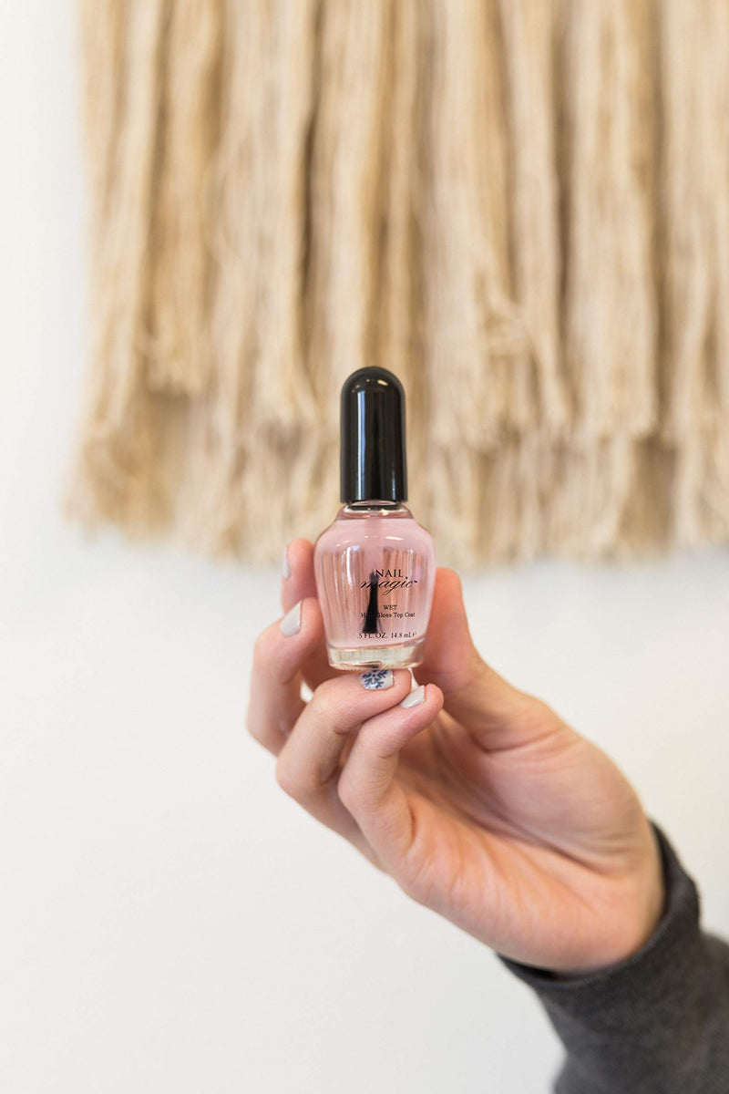 Nail Magic Wet Top Coat - Clear Nail Polish, High Gloss Top Coat. Natural, Shiny Finish, Long Lasting, Extreme High-Gloss (0.5 Fluid Ounce) Nail Magic