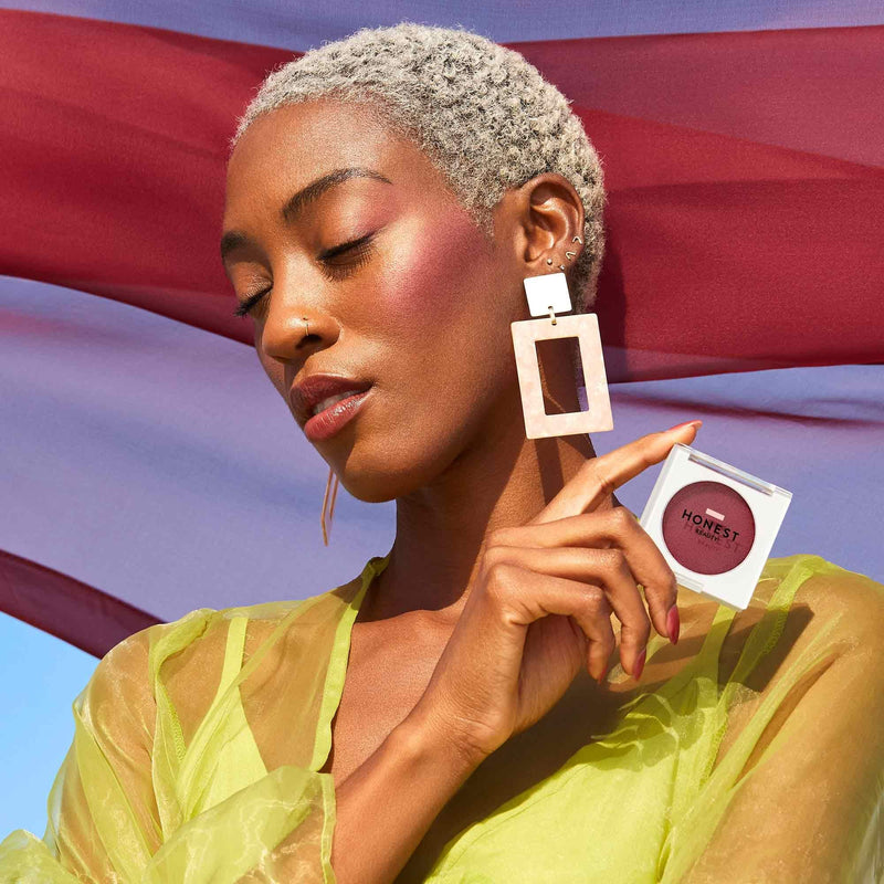 Honest Beauty Lit Powder Blush, Femme | Deep Mauve w/ Gold Shimmer | EWG Certified + Dermatologist & Physician tested & Vegan + Cruelty free| 0.14 oz. Honest Beauty