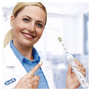 Oral-B FlossAction Replacement Heads for Electric Toothbrush with CleanMaximiser Technology, Pack of 3 Oral-B
