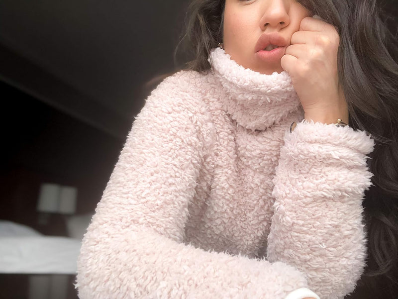 Paul & Joe Lip Crayon - Smooth Application and a Matte Finish - Made with Shea Butter, Jojoba Oil, and Macadamia Nut Oil - Un Calin Infinity Warehouse