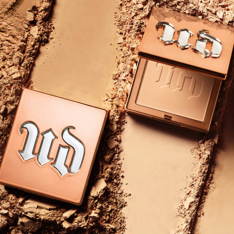 Urban Decay Stay Naked The Fix Powder Foundation, 40NN - Matte Finish Lasts Up To 16 Hours - Water & Sweat-Resistant - Comes with Charcoal-Infused Sponge URBAN DECAY