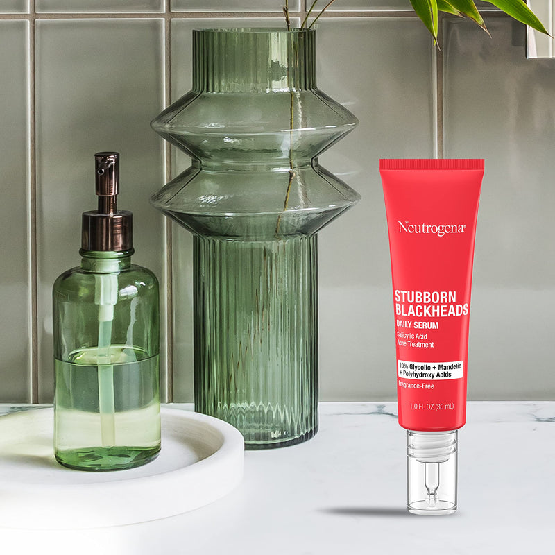 Neutrogena Stubborn Blackheads Daily Acne Facial Serum with Salicylic, Glycolic, Polyhydroxy & Mandelic Acids, Oil-Free Face Serum for Acne-Prone Skin to Help Clear Clogged Pores, 1 fl. oz Neutrogena