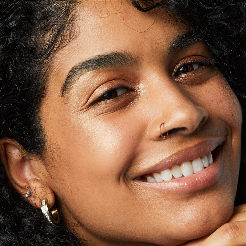 Water Highlighter Stick. Blends perfectly into skin - UNDONE BEAUTY Water Highlighter. Most natural looking glow you can get. Coconut Water for Radiant, Dewy Glow. Vegan & Cruelty Free. GOLD LIT - 0.19 oz | 5 g UNDONE BEAUTY